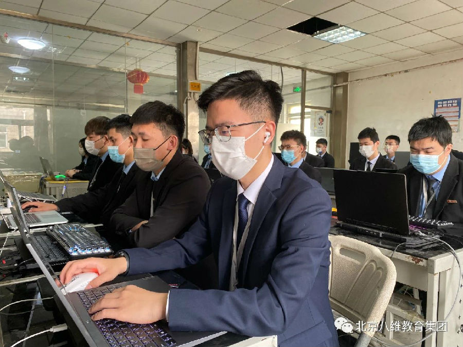 八維集團培養高端復合型技術人才打造學子職場硬核能力
