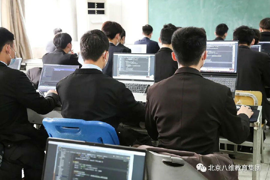 八維教育洞悉行業人才需求打造高端java編程工程師