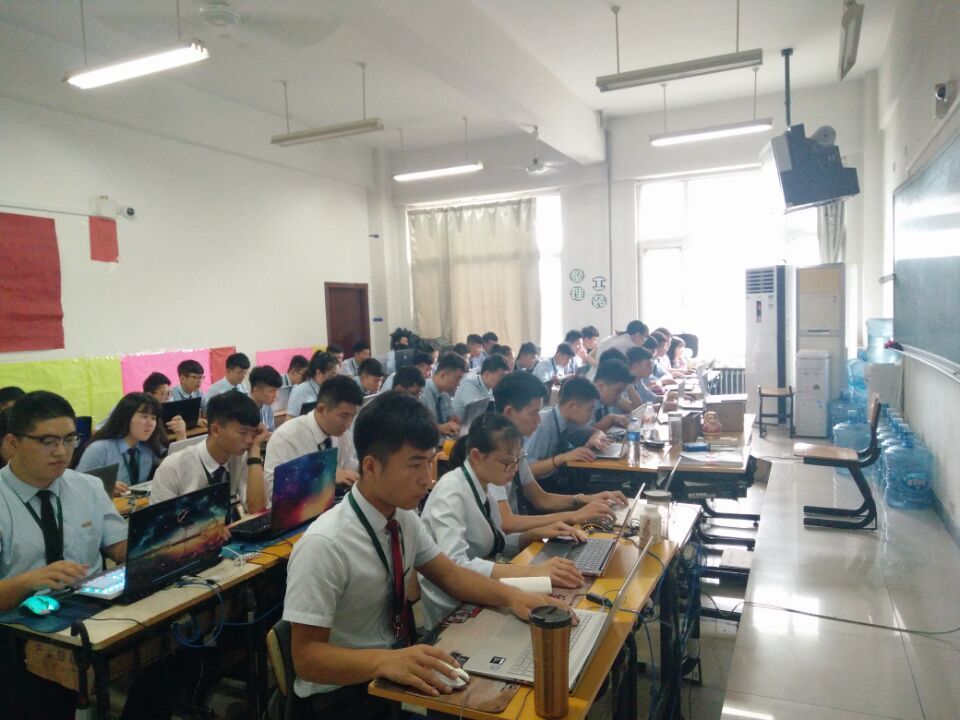 八維學校助力學子們優(yōu)質(zhì)職場就業(yè)逆風翻盤成就人生贏家