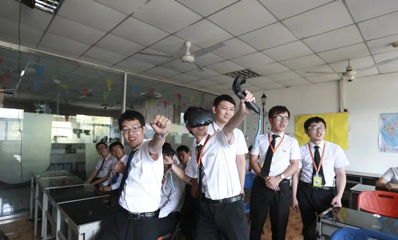 八維學校游戲專業專注于高端開發技術人才培養