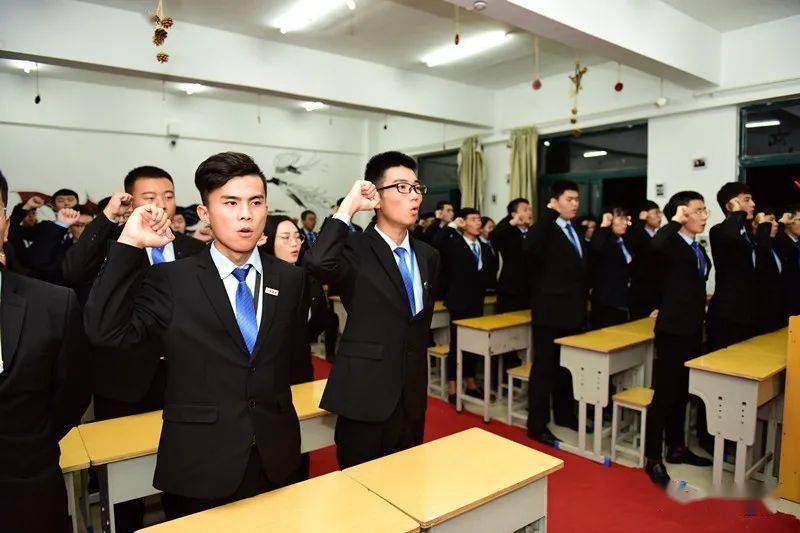 八維教育助力學(xué)子掌握前沿技能打造人工智能時(shí)代的頂尖人才培養(yǎng)基地