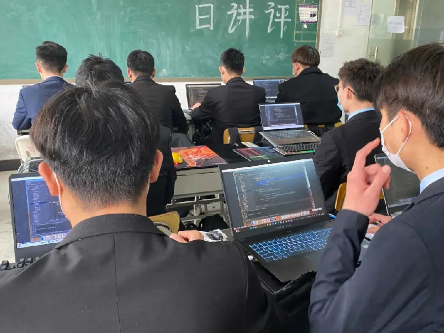八維集團(tuán)打造未來IT精英人才賦能IT行業(yè)發(fā)展與蓬勃創(chuàng)新