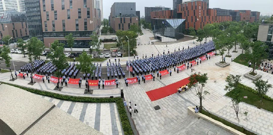 八維學校開啟智能時代科技創新之旅培養人工智能技術領軍人才