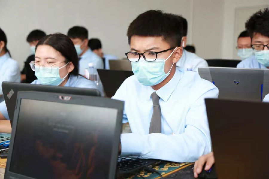 八維學校搭建數字化教學平臺培養云計算專業人才