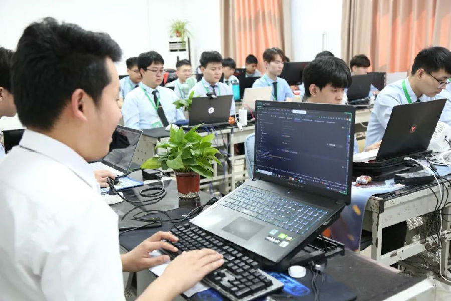 八維學院開展云計算專業課程培訓讓學子擁有職業競爭力