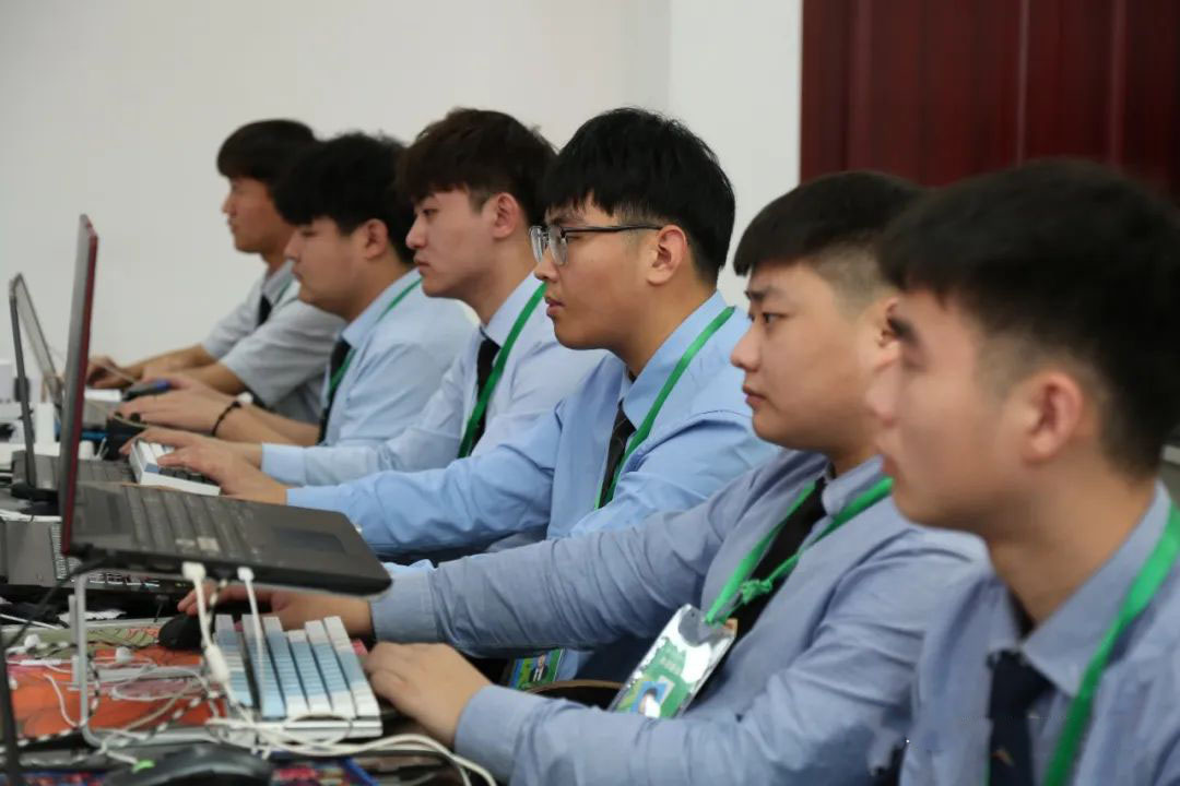 八維學院提升學生綜合能力帶你走進數字化時代