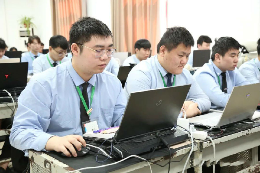 八維學院提升學生綜合能力帶你走進數字化時代