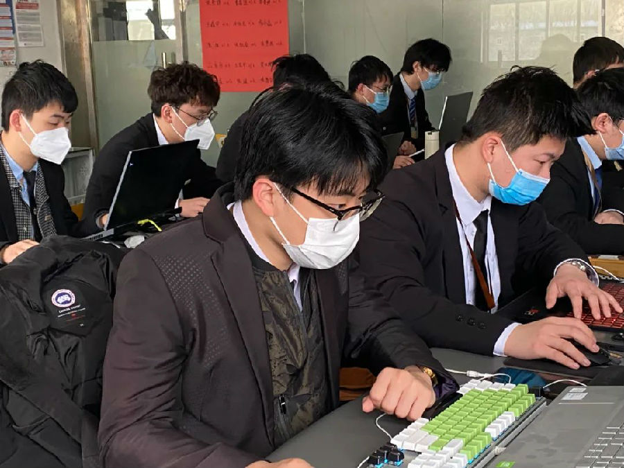 八維學校探索軟件開發無限可能用智慧托起學子軟件夢想