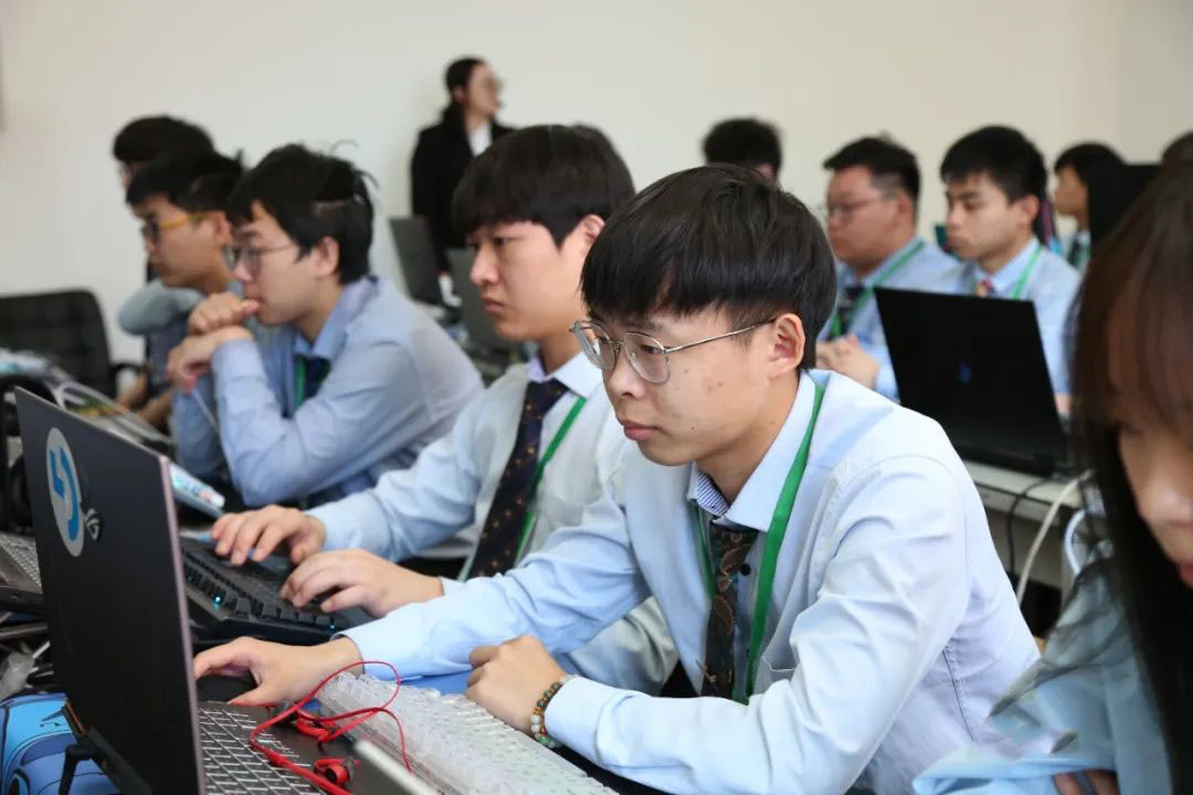 八維教育打造高端大數據專業技術人才成就學子職業夢想