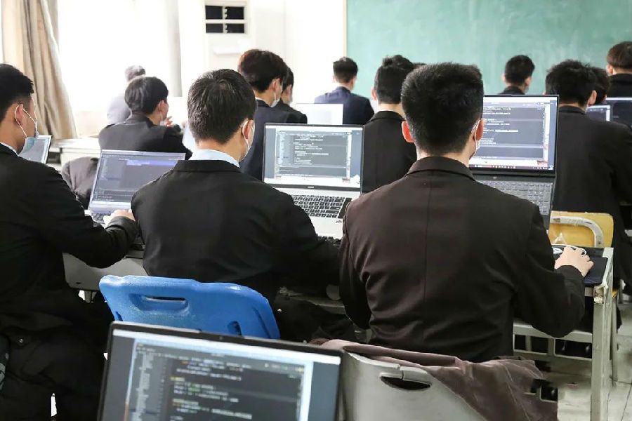 八維教育強化教學質量管理迎接數據人才挑戰與機遇