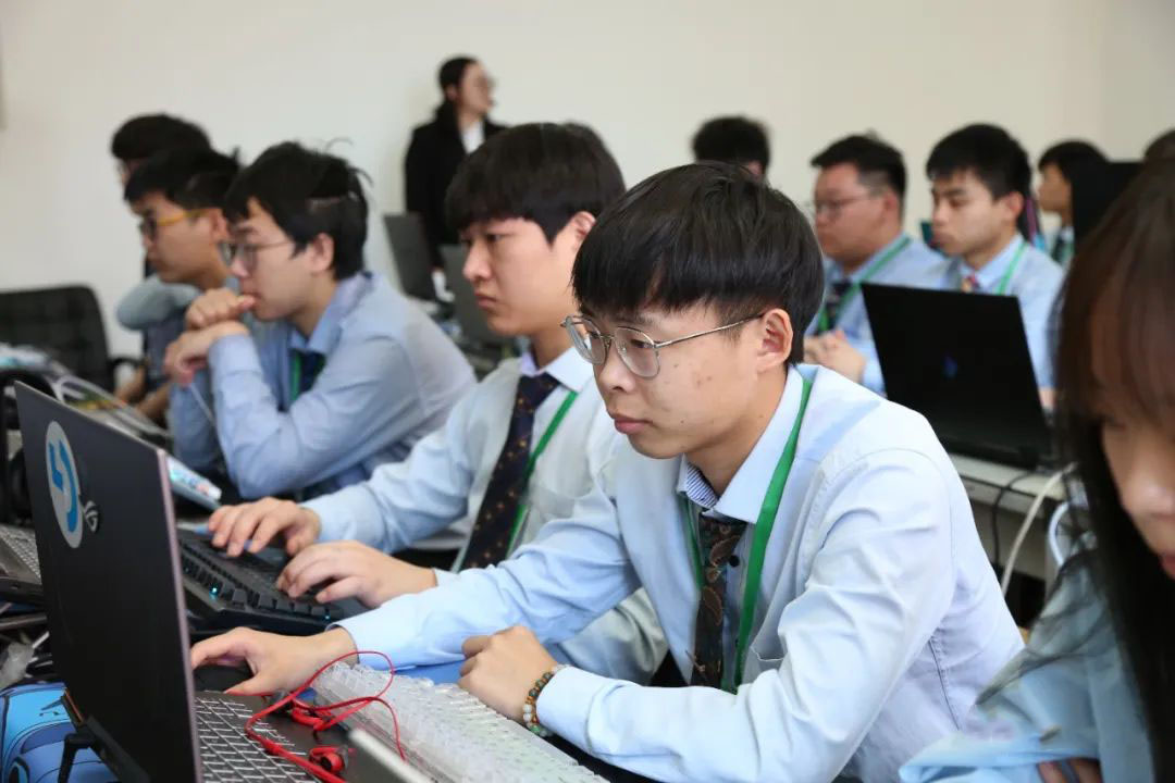 八維教育帶你領略前沿科技開創學子物聯網職業新篇章