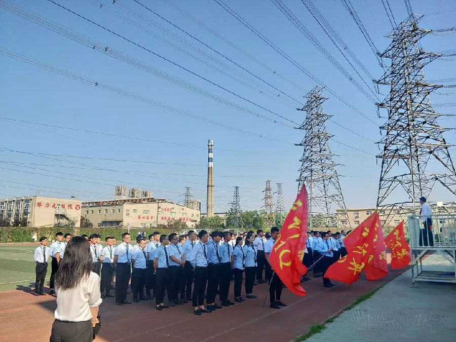 八維學校引領創新教育變革培養大數據應用高端人才