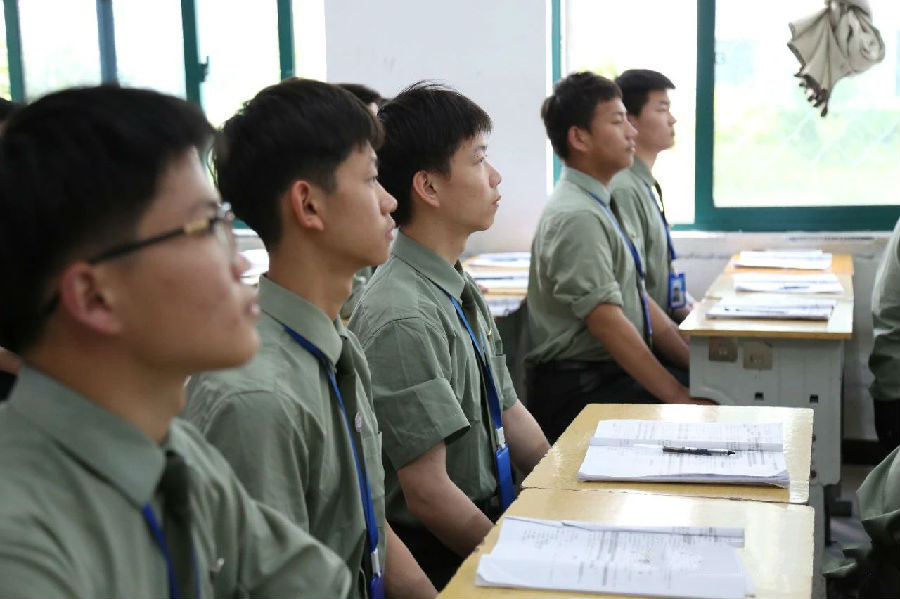 八維學校助你掌握前沿數字技術開啟智能科技的新篇章