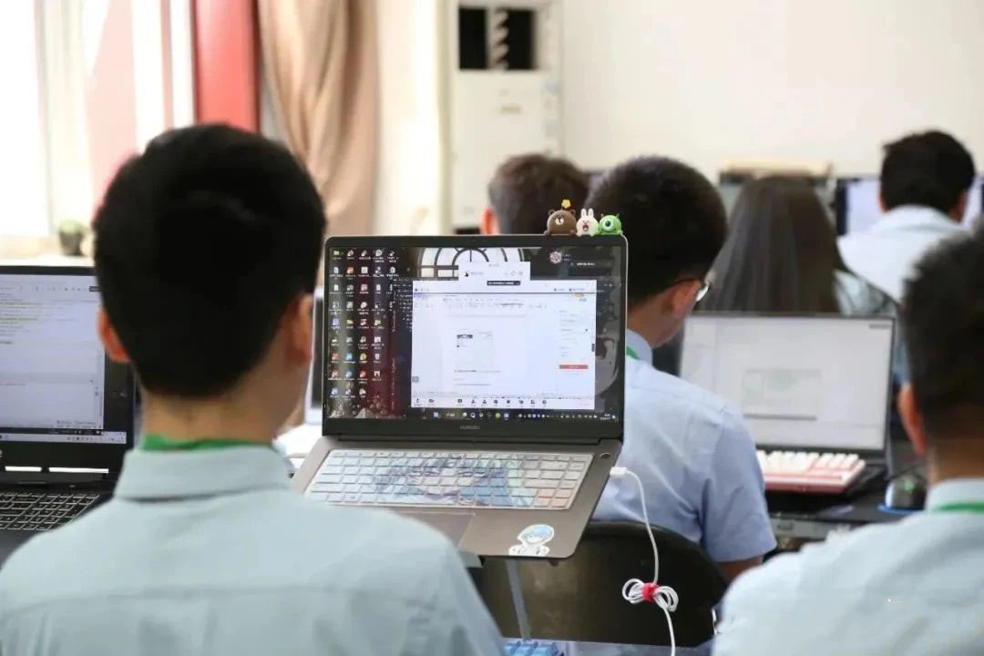 八維學校解讀程序員就業市場密碼培養未來的頂級程序員
