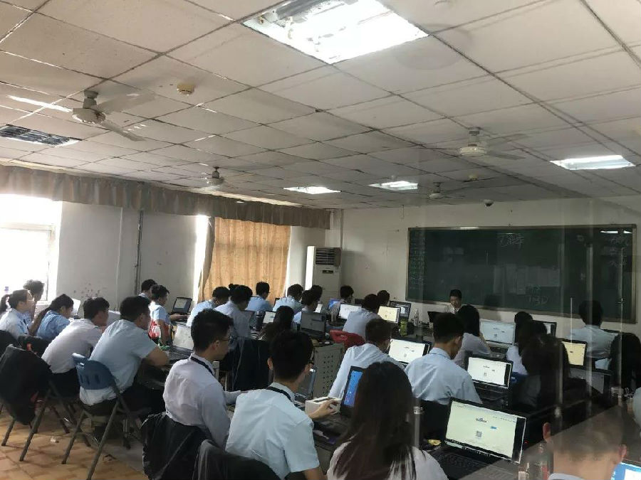 八維職業學校Python編程培訓