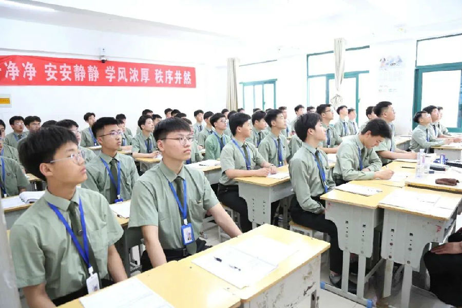 江蘇宿遷八維學(xué)校數(shù)字技術(shù)人才搖籃鑄就未來智慧精英