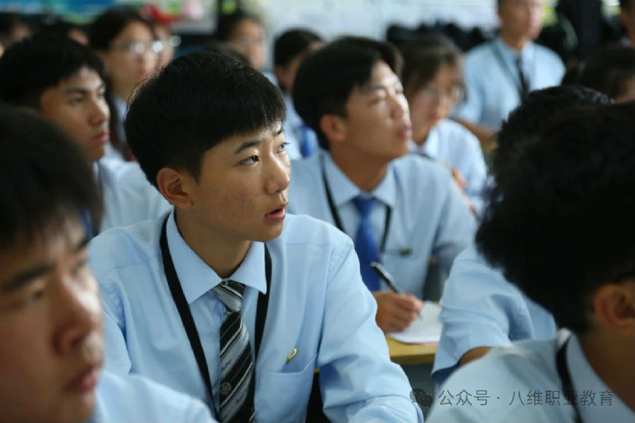 八維教育職業(yè)教育金鑰匙鑄就就業(yè)路上新的里程碑