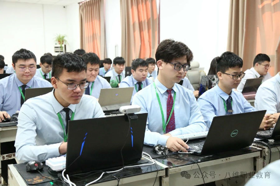 八維職業(yè)學(xué)校學(xué)子就業(yè)捷報(bào)頻傳