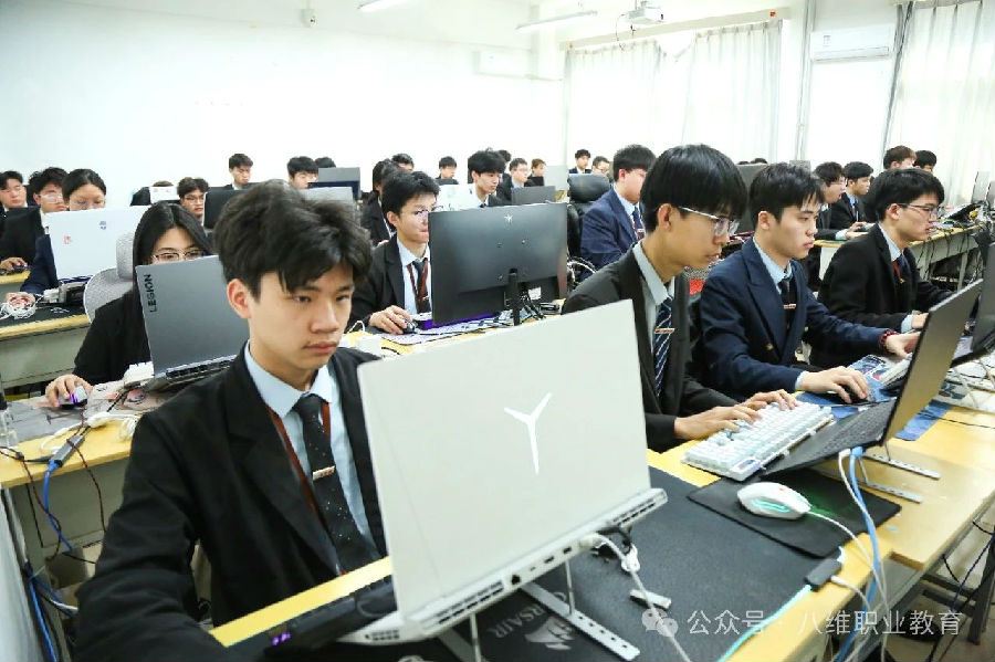 八維職業(yè)學(xué)校學(xué)子就業(yè)捷報(bào)頻傳