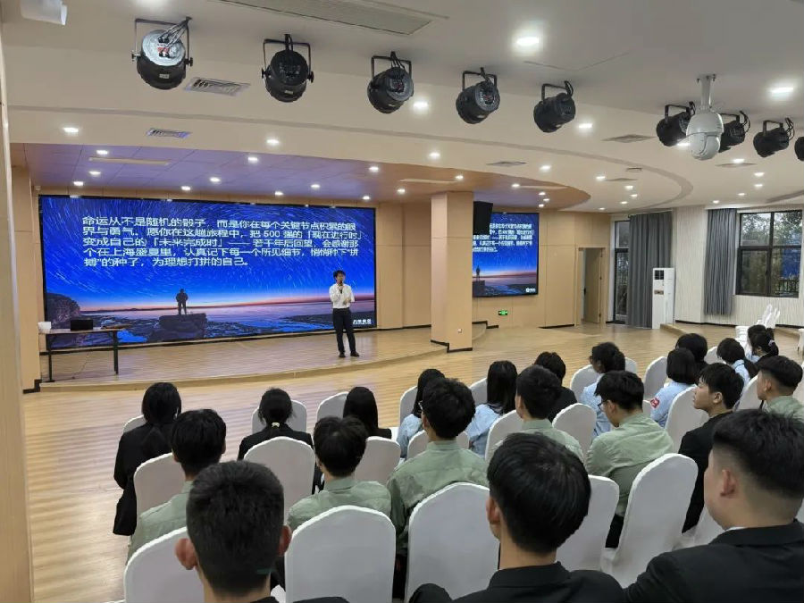 八維職業(yè)學校開啟職業(yè)教育新紀元塑造未來職場精英的搖籃