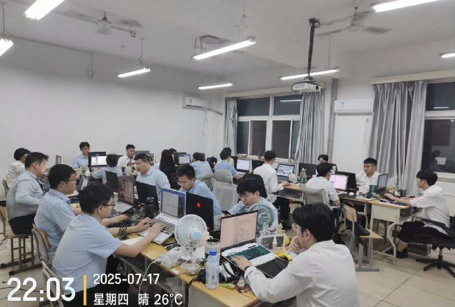 八維職業(yè)學(xué)校解鎖人工智能黃金四類項(xiàng)目賽道鑄就未來科技精英的搖籃