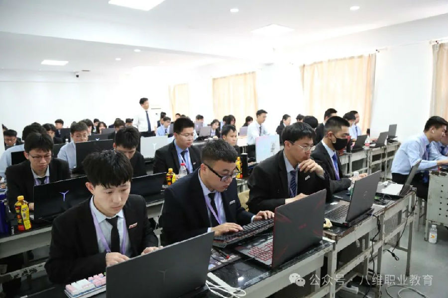 八維職業(yè)學校開啟智慧未來人工智能領域引領未來科技潮流