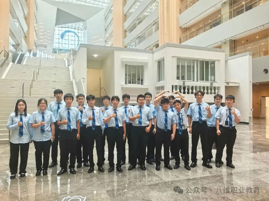 八維職業學校學子去阿里體驗電商文化，去百度探索智能駕駛體感