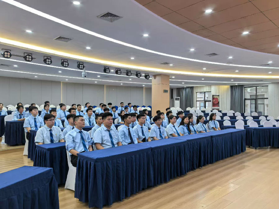 八維職業學校開啟智慧未來的無限可能鑄就科技時代精英人才新高地