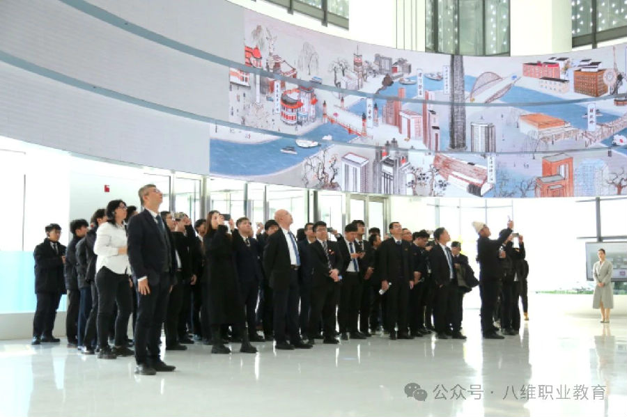 八維職業學校解鎖人工智能無限可能新章鍛造人工智能精英的黃金搖籃