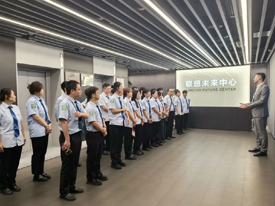 八維職業學校引領未來科技新風尚開啟人工智能職夢新征程