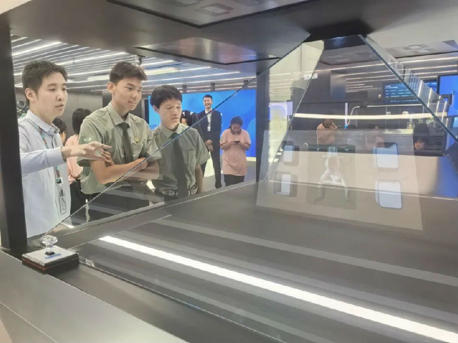 八維職業學校乘風破浪數字化就業潮頭打造數字化時代職場新銳