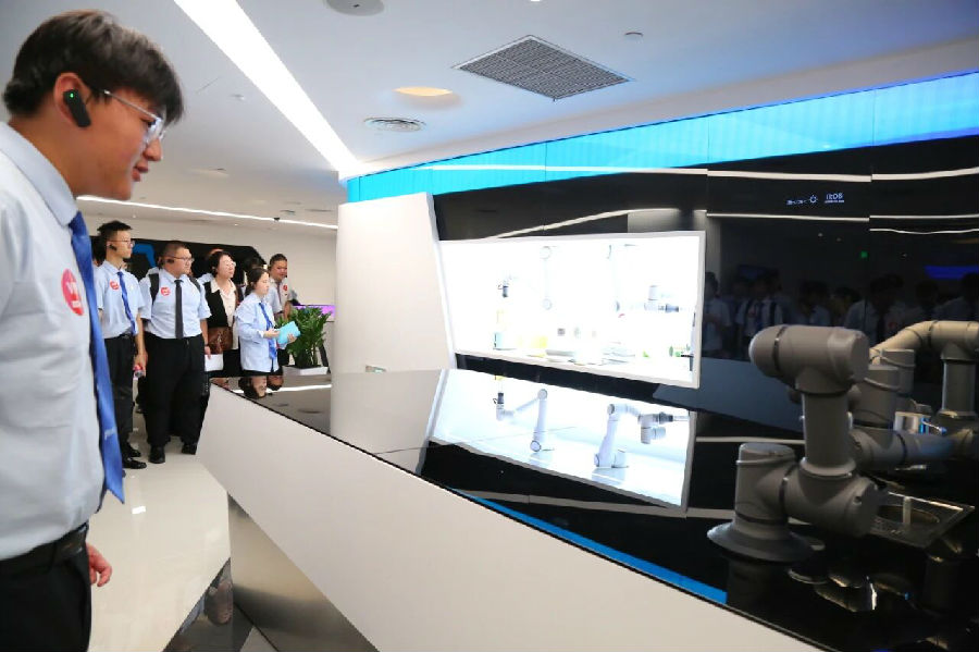 八維職業學校三階賦能教育體系打造未來數字領域科技領袖