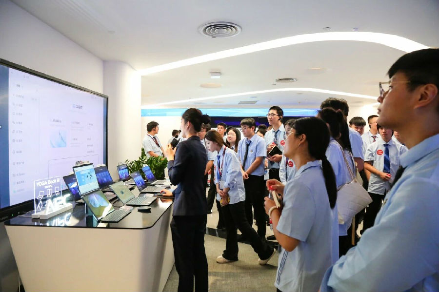 八維職業學校洞察人工智能科技先機鑄就職場硬實力