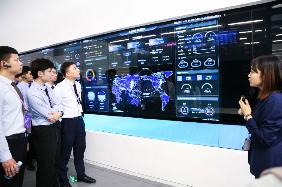 八維職業學校洞察人工智能科技先機鑄就職場硬實力